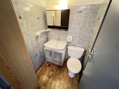 Studio avec cabine + mezzanine pour 4 pers, loggia, proche plage, parking privé