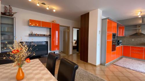 Η κουζίνα ή μικρή κουζίνα στο Bellevue Beachfront Paradise