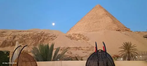 Crystal pyramid inn