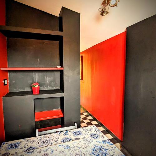 Ένα ή περισσότερα κρεβάτια σε δωμάτιο στο Solaris Guest House