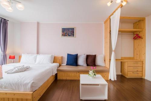 Postel nebo postele na pokoji v ubytování 449 8 Floor Family room IMM AIM CONDO by Pik