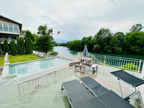 Kép Villa paradise with pool and Direct Beach on River Una szállásáról Bosanski Noviban a galériában