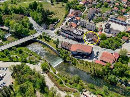 an overhead view of a building with a yellow circle at Motel Liberta in Jajce