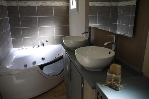 Salle de bains dans l'établissement Le Paladori