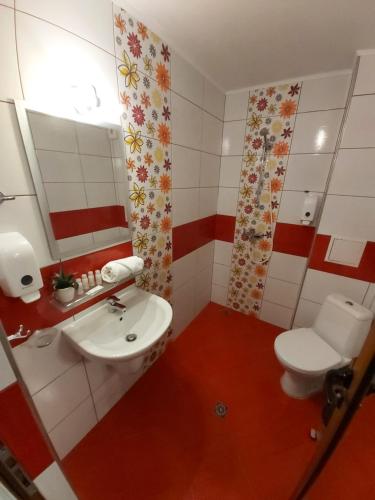 Ένα μπάνιο στο Guest House Skalite