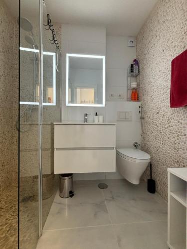 A bathroom at Teror 503