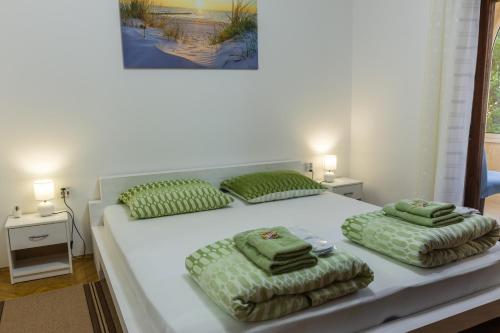 Voodi või voodid majutusasutuse Sea View Suite With King Bed, 150Mbps WiFi And Patio Swing toas