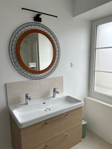 Appartement Trevieres 2eme étage