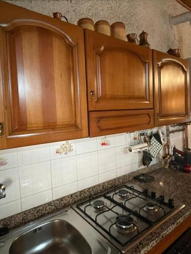 Küche/Küchenzeile in der Unterkunft Vandelli B&B - Semplice Ospitalità per i viandanti a Lama Mocogno