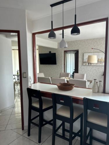 Μια τηλεόραση ή/και κέντρο ψυχαγωγίας στο "Condominio Américas" Frente a WTC