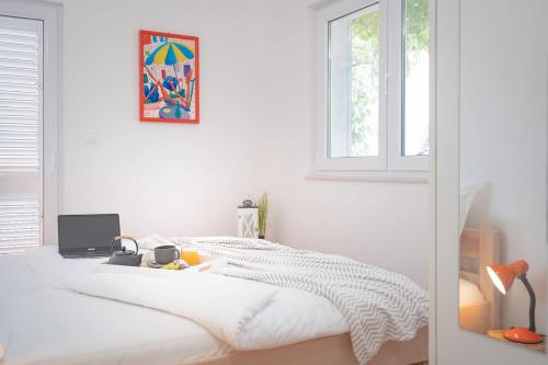 Seaview holiday home apt. with private terrace