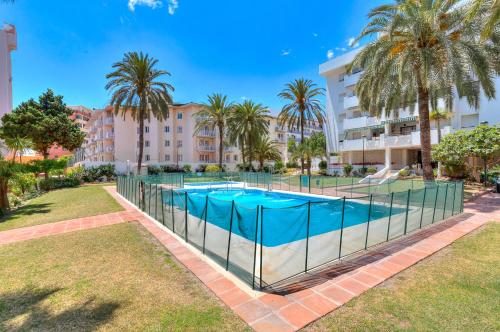 Solana Carihuela Playa Parking Terrace