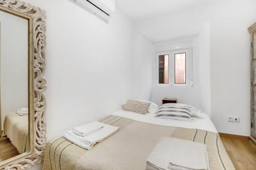 2BR renovated heart of Santos w/ AC | By Airnest