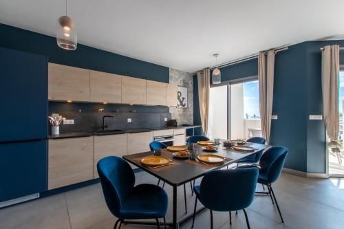 Luxury Mind Vue Exceptionnelle Pied dans l'eau Parkings privés 2 places Climatisation Hyper centre logement d'exception