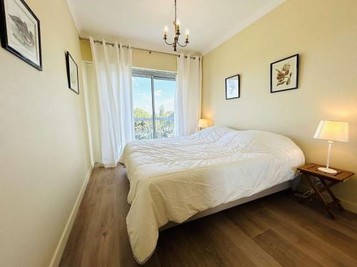 Posteľ alebo postele v izbe v ubytovaní Appartement refait à neuf avec terrasse et parking, 1 chambre, 2 couchages, La Baule - FR-1-245-165