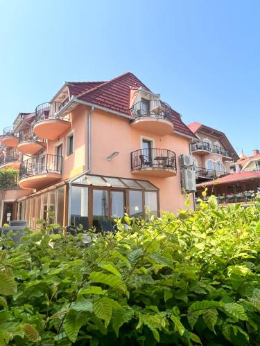 Afbeelding uit fotogalerij van Phoenix Spa Apartman House in Hévíz