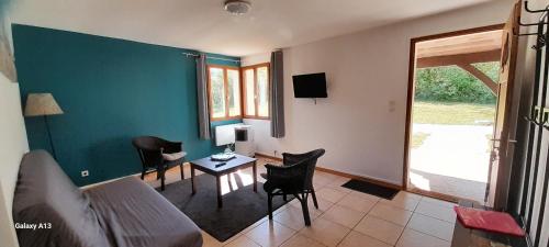 Photo de la galerie de l'établissement Gîtes L'hermine, à Léobard