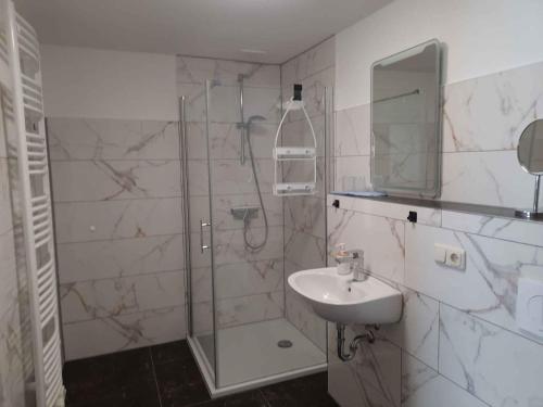 Bilik mandi di Apartment Zirkow 6