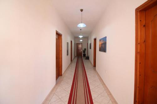 サランダにあるHotel Cekaのギャラリーの写真