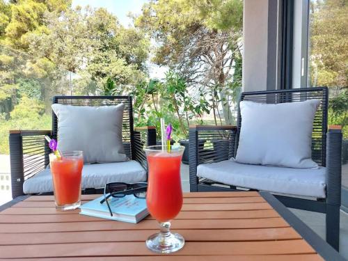 Apartment Victoria - 2 bed apartment with balcony and parking