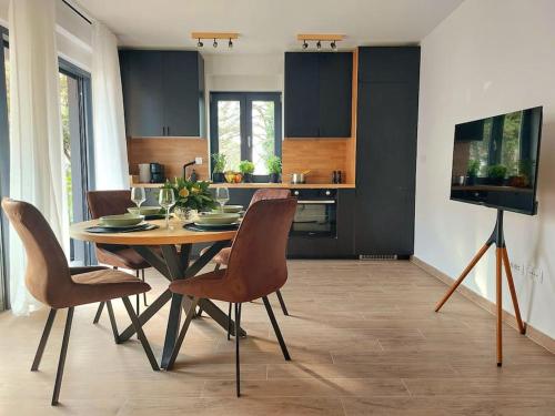 Apartment Victoria - 2 bed apartment with balcony and parking