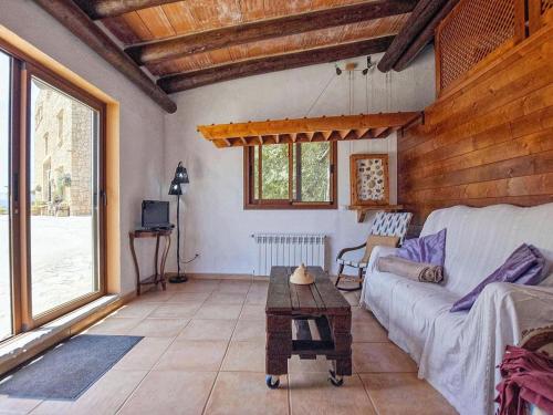 Et opholdsområde på Finca in Alcudia with Pool near Playa MorerVermell