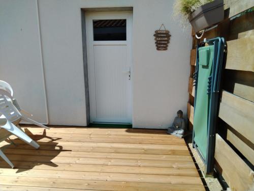 Un balcón o terraza en Chez Cristele et David