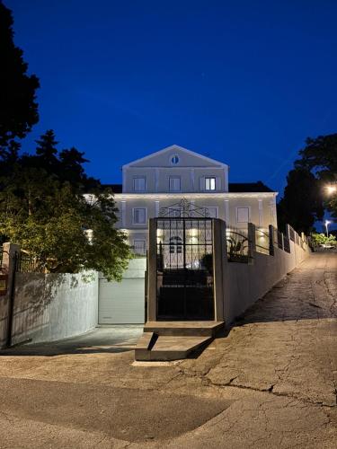 Imagen de la galería de Captain' s Villa Boutique Hotel, en Veli Lošinj