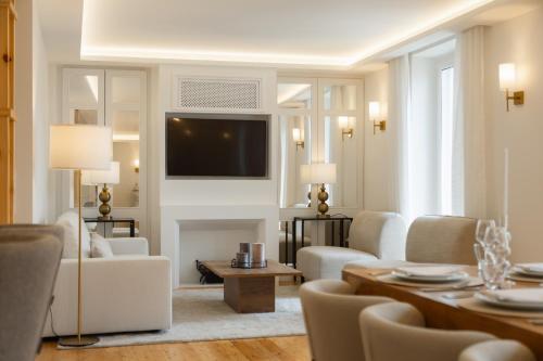 Agora Luxury Apartment By The Boyar Collection