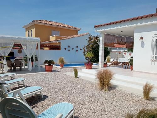 Casa con patio y piscina en Villa Ana en Vinarós