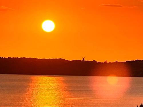 Afbeelding uit fotogalerij van Denmark's Most Charming Beach Cottage in Kalundborg