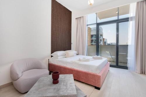 150Mbps WiFi · Studio · Azizi Riviera