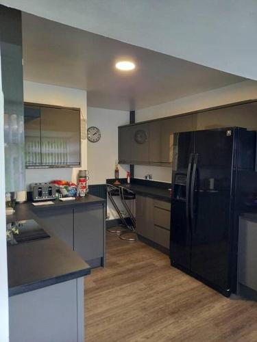 Modernised home with 2 bedrooms in Cardiff photo 9