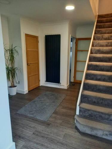 Modernised home with 2 bedrooms in Cardiff photo 12