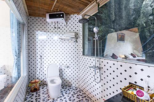 Kylpyhuone majoituspaikassa Tam Coc Charming 2