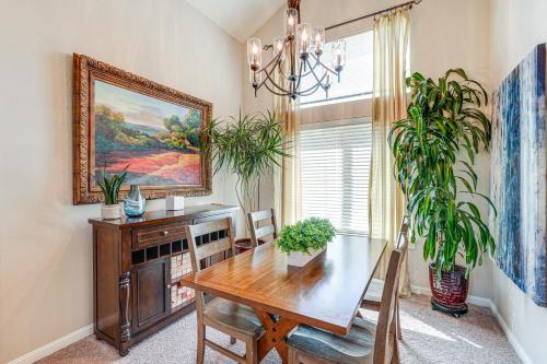 Φωτογραφία από το άλμπουμ του Elegant Antioch Home Less Than 5 Mi to San Joaquin River! σε Antioch