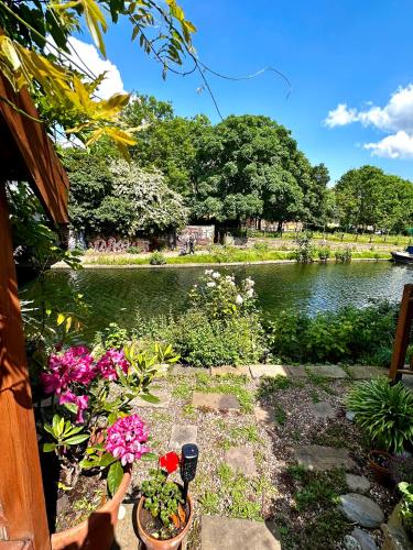 Amazing Location - City of London- 2 Bedroom Stunning Canal View House With Private Garden,Parking & Balcony photo 64