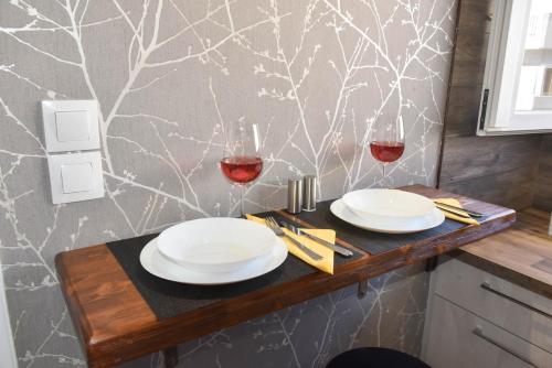 FK Apartments Artemida, Cozy Beach Stay Near Athens Airport