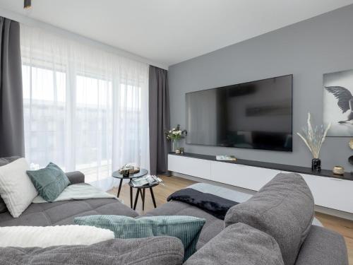 Apartment by Dziwna River with Spa & Pool