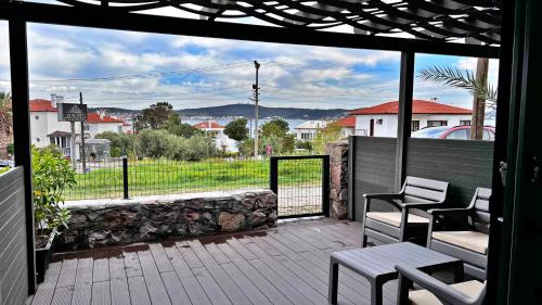 Select Cunda Guest House - Sea View Room with Private Veranda in Cunda Island