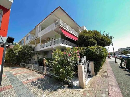 NAVIE GARDEN Getaway Peraia apartment near to beach
