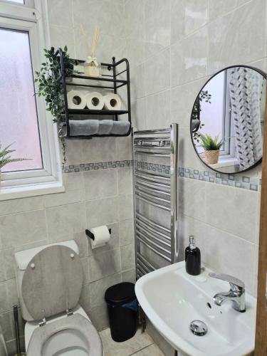 Bagno di Rooms in Manchester 6 minutes Drive to Victoria Station