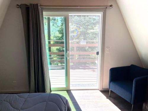 Ruang duduk di Quiet cabin in the woods