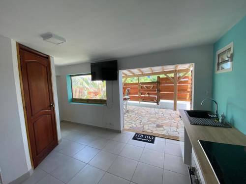 Gallery image of Studio vue mer accès littoral in Le Moule