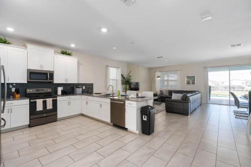 8 Bedroom Home inside the best resort in Orlando! photo 16