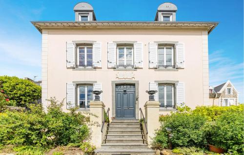3 Bedroom Lovely Home In Saint-Malo