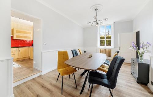 3 Bedroom Nice Home In Saint-Malo