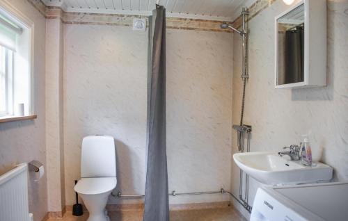 Ένα μπάνιο στο Holiday Home Bjurabysset C-O Pettersso Holmsjö