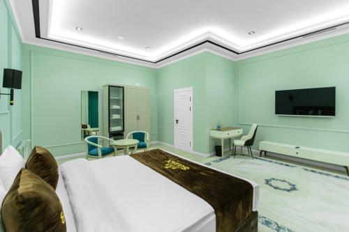 TV a/nebo společenská místnost v ubytování HOTEL SULTAN PALACE
