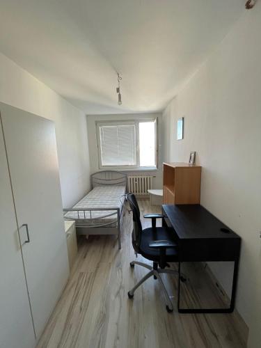 Single private room in a 5 room shared apartment